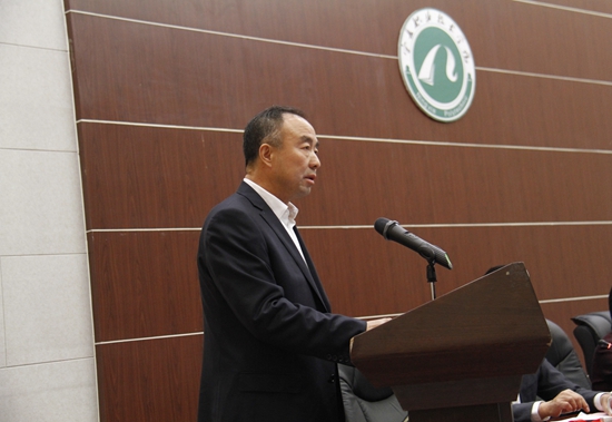 自治区教育厅党组副书记、副厅长撒承贤致辞.jpg