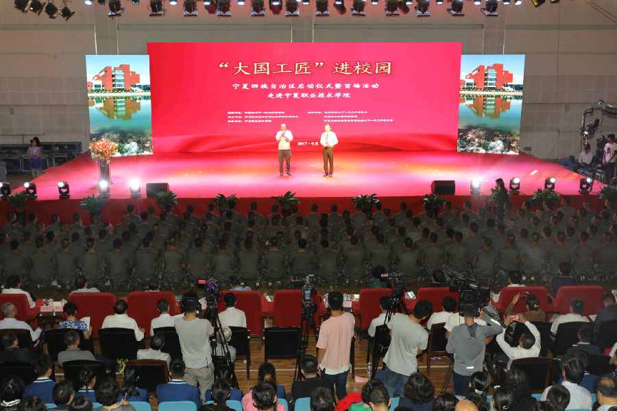现场采访1_看图王.jpg