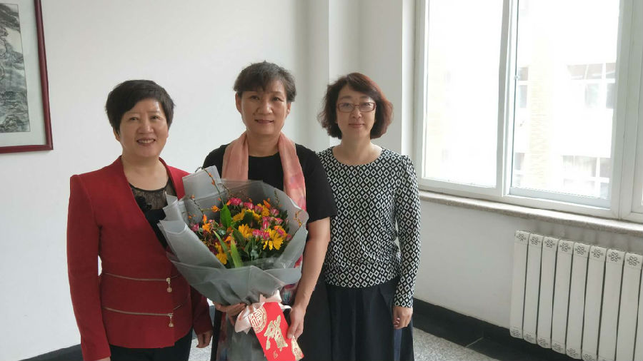 8.教务处(2018年工会慰问教师节照片).jpg