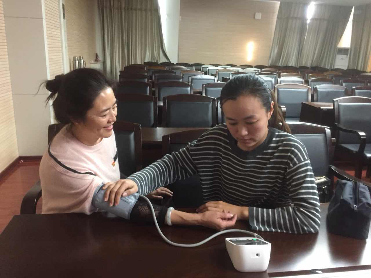 量血压.jpg